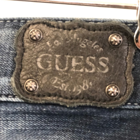 Guess Jeans Size 27 - Picture 3 of 6